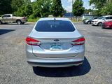 Used 2017 Ford Fusion SE w/ Fusion SE Technology Package image 4