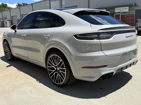 Used 2022 Porsche Cayenne GTS AWD/4WD image 90