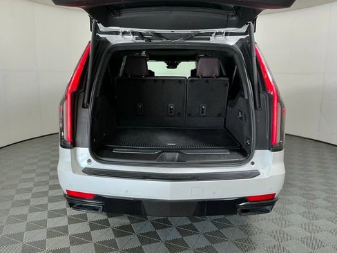Used 2023 Cadillac Escalade ESV Sport Platinum w/ LPO, ONYX Package AWD/4WD image 29