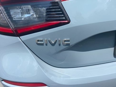 Used 2024 Honda Civic Sport image 12