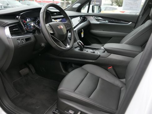 New 2025 Cadillac XT6 Premium Luxury image 13