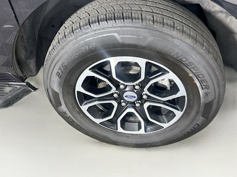 Used 2024 Ford Expedition Max XLT image 11