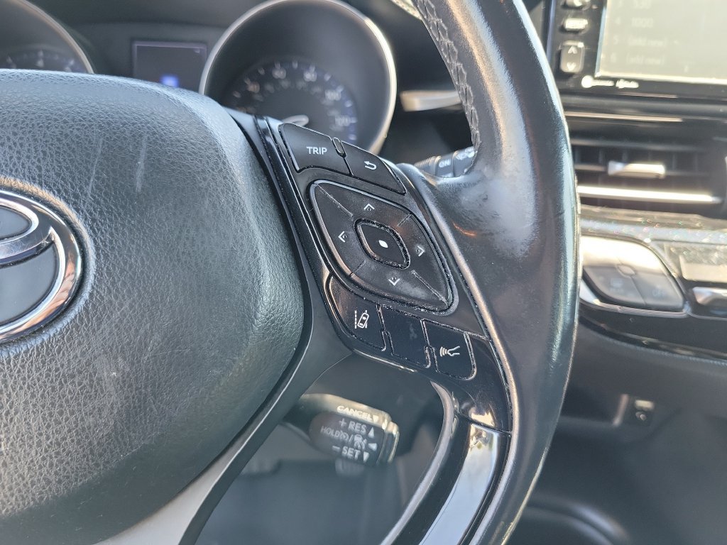 Used 2018 Toyota C-HR XLE FWD image 23