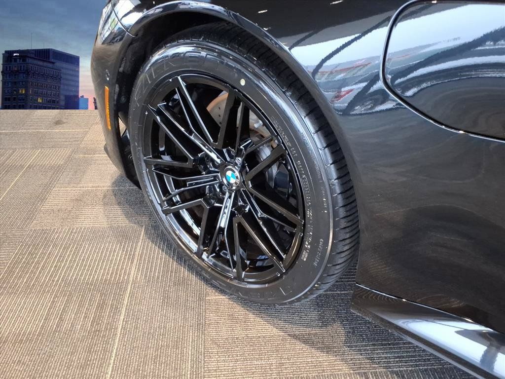 Used 2025 BMW M5 w/ Carbon Package AWD/4WD image 8
