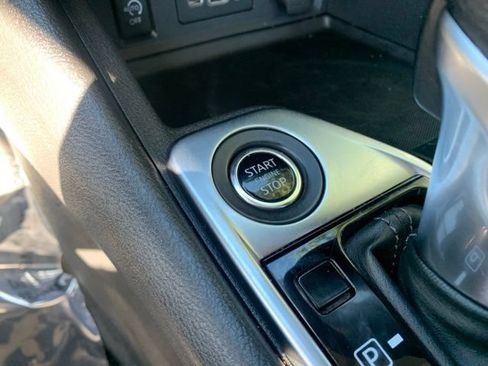 Used 2024 Nissan Sentra SV FWD image 15