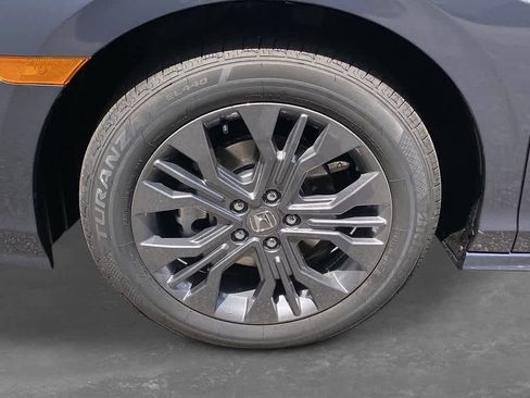 New 2026 Honda Odyssey Touring image 7