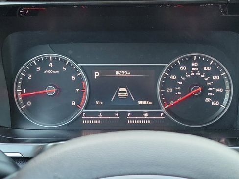 Used 2023 Kia Sorento LX image 27