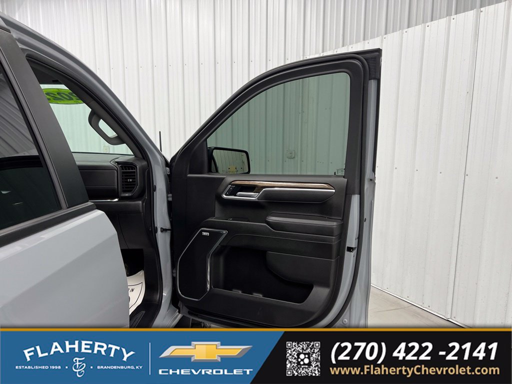 Used 2025 Chevrolet Silverado 1500 RST AWD/4WD image 14