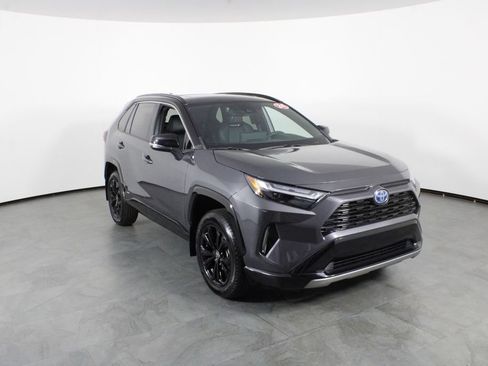 Used 2024 Toyota RAV4 XSE AWD/4WD image 4
