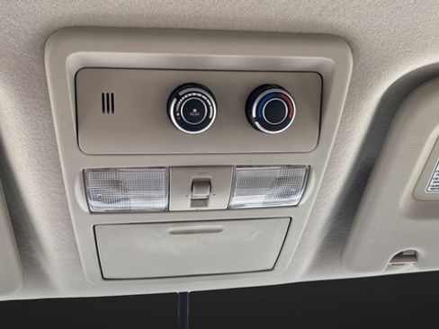 Used 2019 Nissan NV 3500 SL RWD image 20