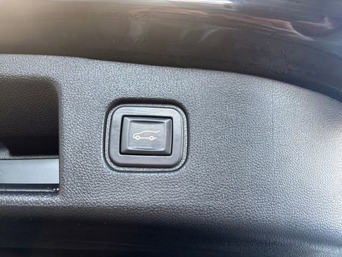 Used 2025 Chevrolet Blazer EV LT image 15