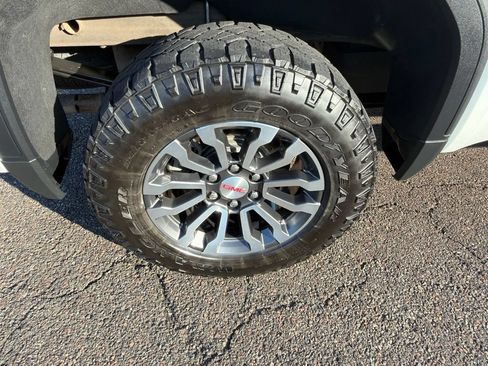 Used 2023 GMC Sierra 1500 AT4 w/ Technology Package AWD/4WD image 16