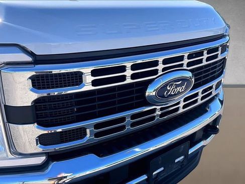 Certified 2024 Ford F250 XLT w/ FX4 Off-Road Package AWD/4WD image 23