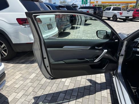 Used 2018 Honda Civic EX-T image 10