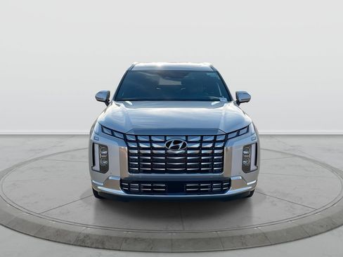 Used 2025 Hyundai Palisade Calligraphy FWD image 3