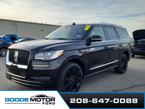 Used 2023 Lincoln Navigator Reserve image 3