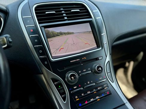 Used 2019 Lincoln Nautilus Reserve AWD/4WD image 22