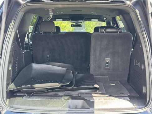Used 2022 Chevrolet Tahoe Z71 w/ Luxury Package AWD/4WD image 25