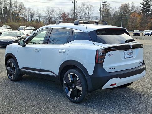 New 2026 Nissan Kicks SR w/ SR Premium Package AWD/4WD image 4