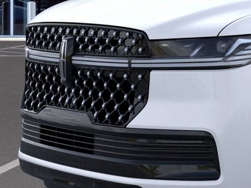 New 2026 Lincoln Navigator L Black Label AWD/4WD image 17