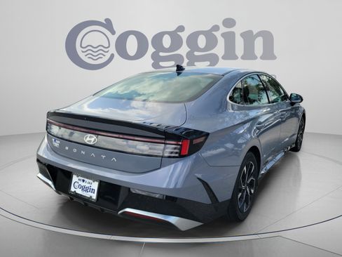Used 2025 Hyundai Sonata SEL FWD image 3