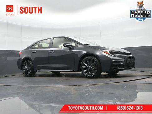 Used 2026 Toyota Corolla SE w/ SE Premium Package image 39