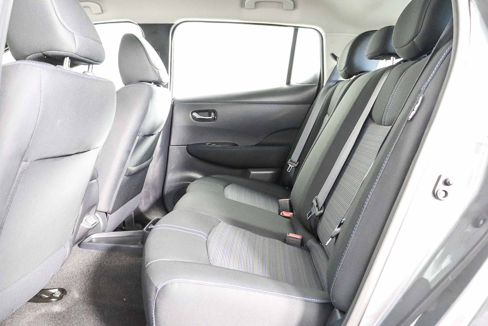 Used 2025 Nissan Leaf S FWD image 19