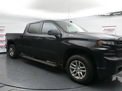 Used 2021 Chevrolet Silverado 1500 RST image 2