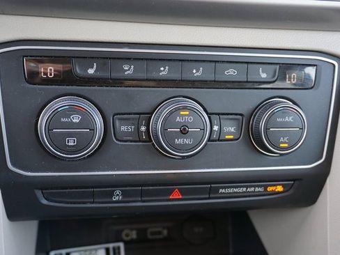 Used 2018 Volkswagen Atlas SE image 17