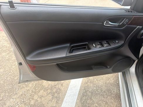 Used 2016 Chevrolet Impala Limited LS FWD image 13