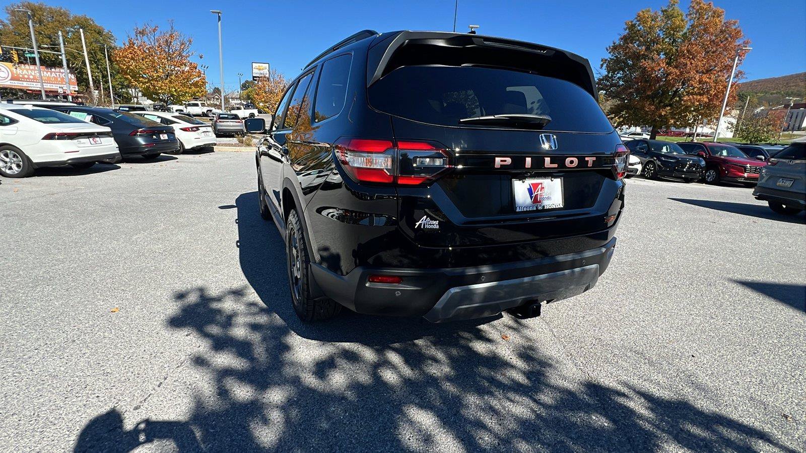 New 2026 Honda Pilot TrailSport image 6