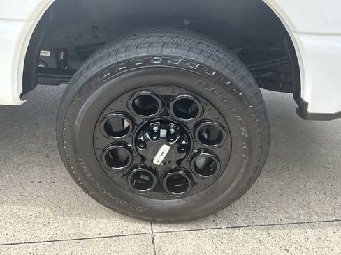 Used 2024 Ford F250 Lariat w/ Black Appearance Package image 35