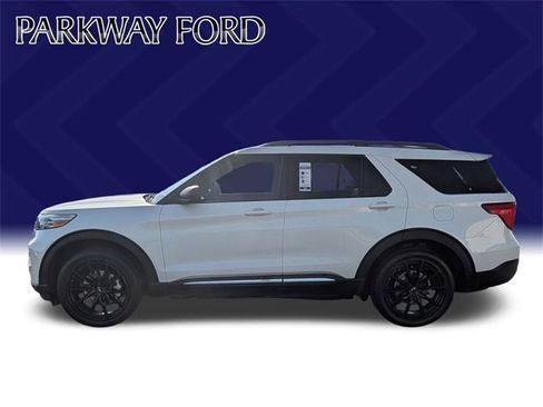 Used 2020 Ford Explorer XLT w/ Equipment Group 202A image 8
