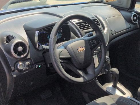 Used 2016 Chevrolet Trax LS FWD image 12