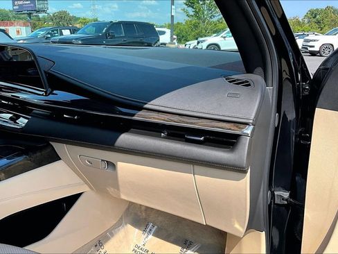 Used 2024 Cadillac Escalade Premium Luxury AWD/4WD image 29