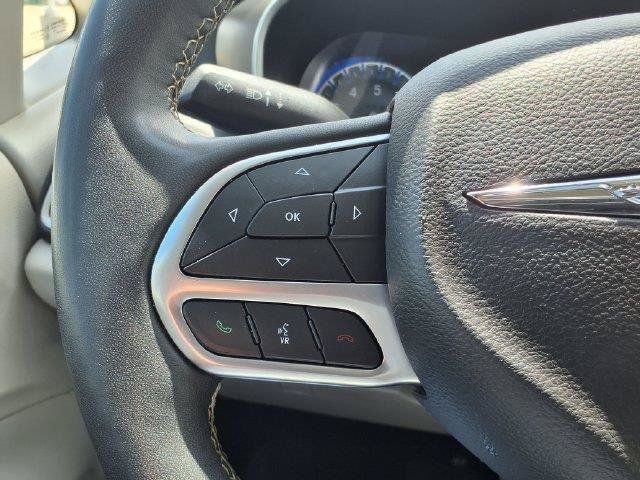 Used 2024 Chrysler Pacifica Touring-L FWD image 31