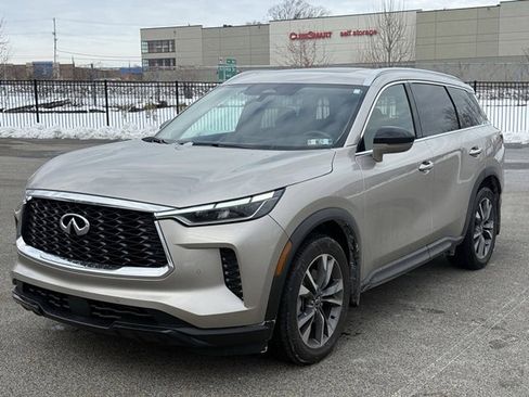 Certified 2025 INFINITI QX60 Luxe image 3