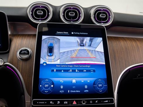 Used 2025 Mercedes-Benz GLC 350e 4MATIC image 26