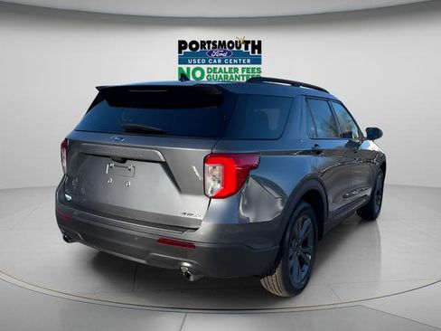 Used 2022 Ford Explorer XLT w/ Equipment Group 202A AWD/4WD image 32