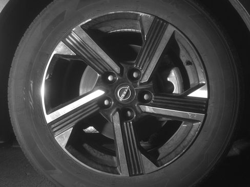 Used 2025 Nissan Sentra SV image 13