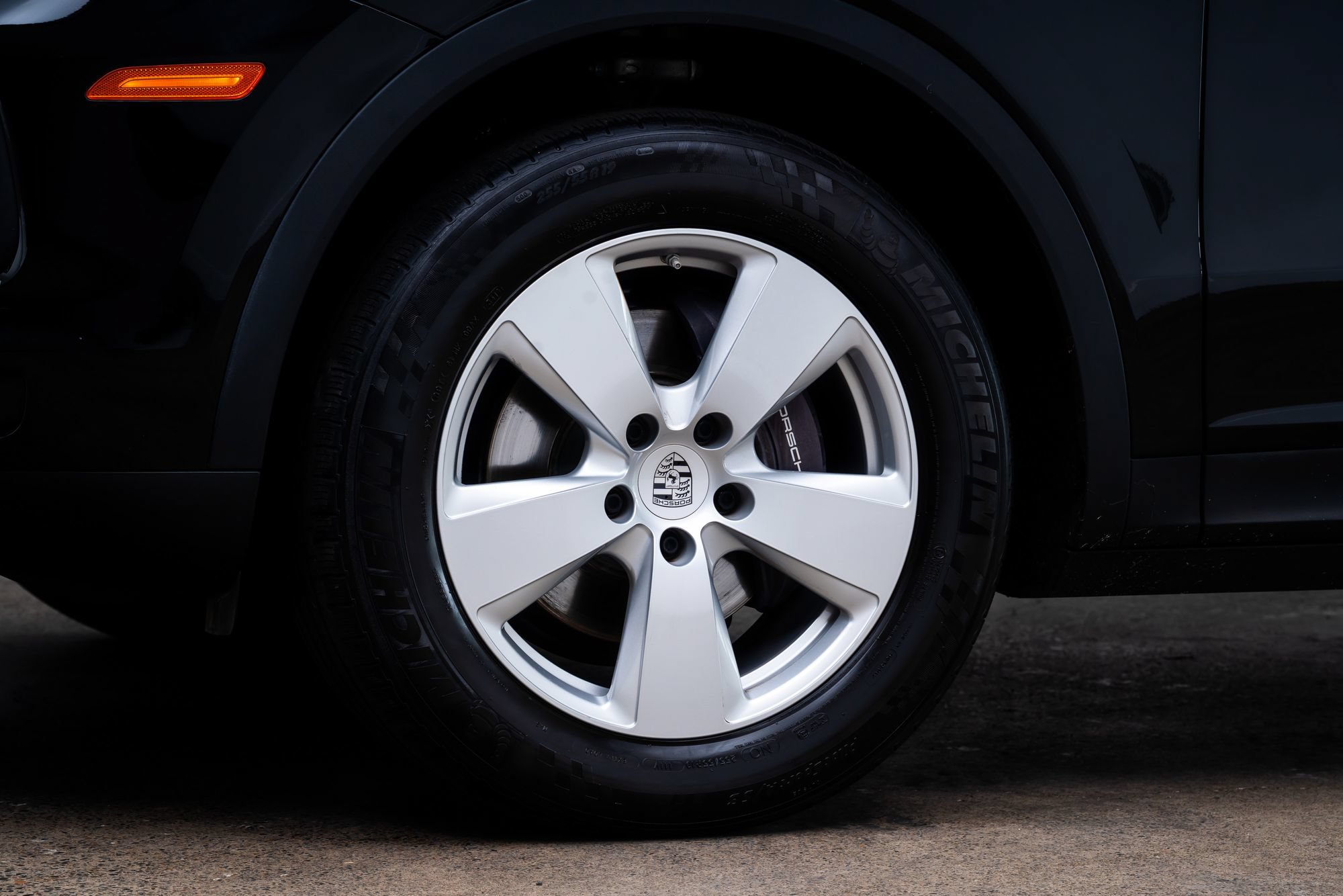 Used 2019 Porsche Cayenne AWD/4WD image 4