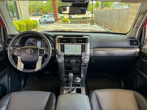 Used 2022 Toyota 4Runner SR5 Premium w/ Moonroof Package AWD/4WD image 27