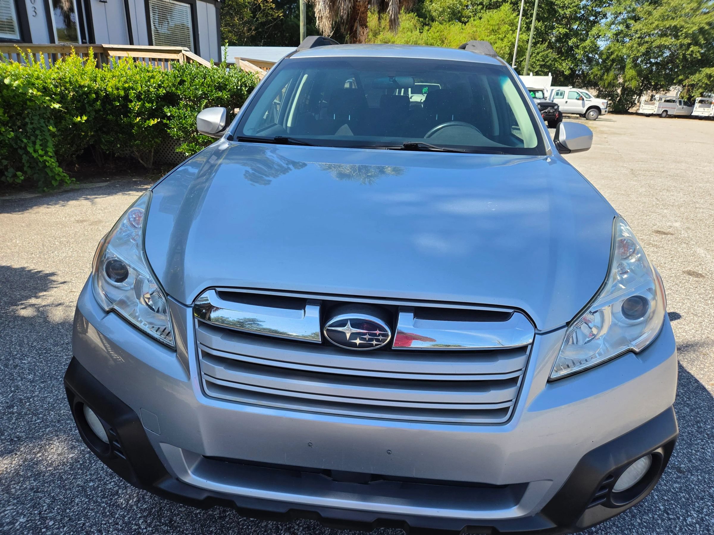 Used 2013 Subaru Outback 2.5i Premium w/ All-Weather Pkg AWD/4WD image 2