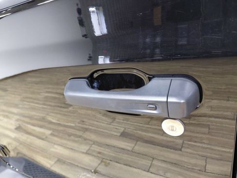 Used 2023 Jeep Wrangler Unlimited Sahara AWD/4WD image 12
