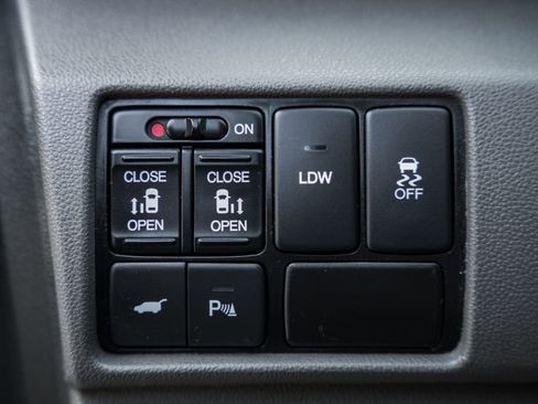 Used 2017 Honda Odyssey Touring Elite image 41