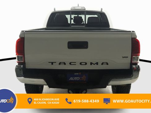 Used 2017 Toyota Tacoma SR5 w/ Tow Package RWD image 10