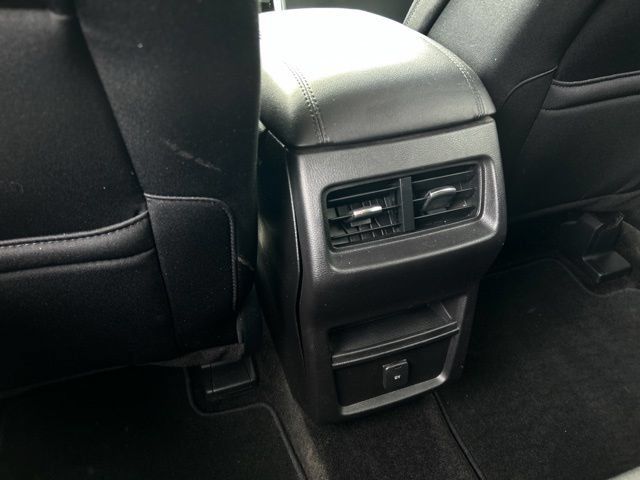 Used 2017 Ford Edge SEL AWD/4WD image 21