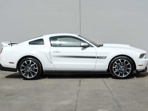Used 2012 Ford Mustang GT Premium image 7