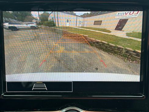 Used 2021 Chevrolet Traverse LS image 16