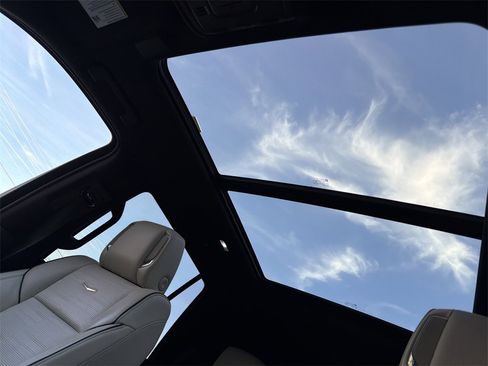 Certified 2022 Cadillac Escalade Sport image 38